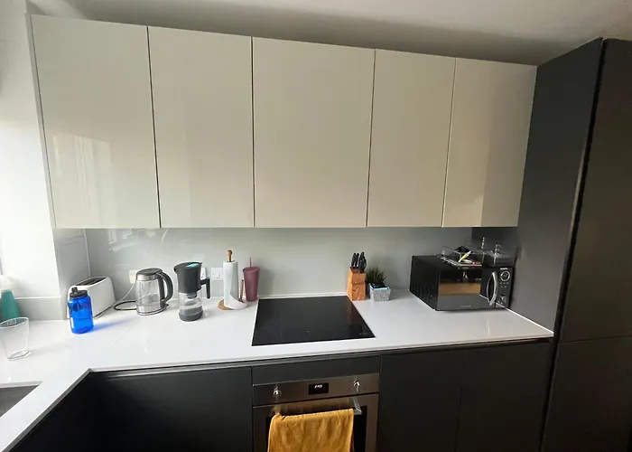 Spacious & Family Friendly 3Bd House - Stratford